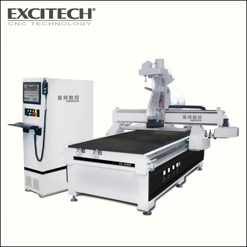 CNC машина за врата на кабинетот